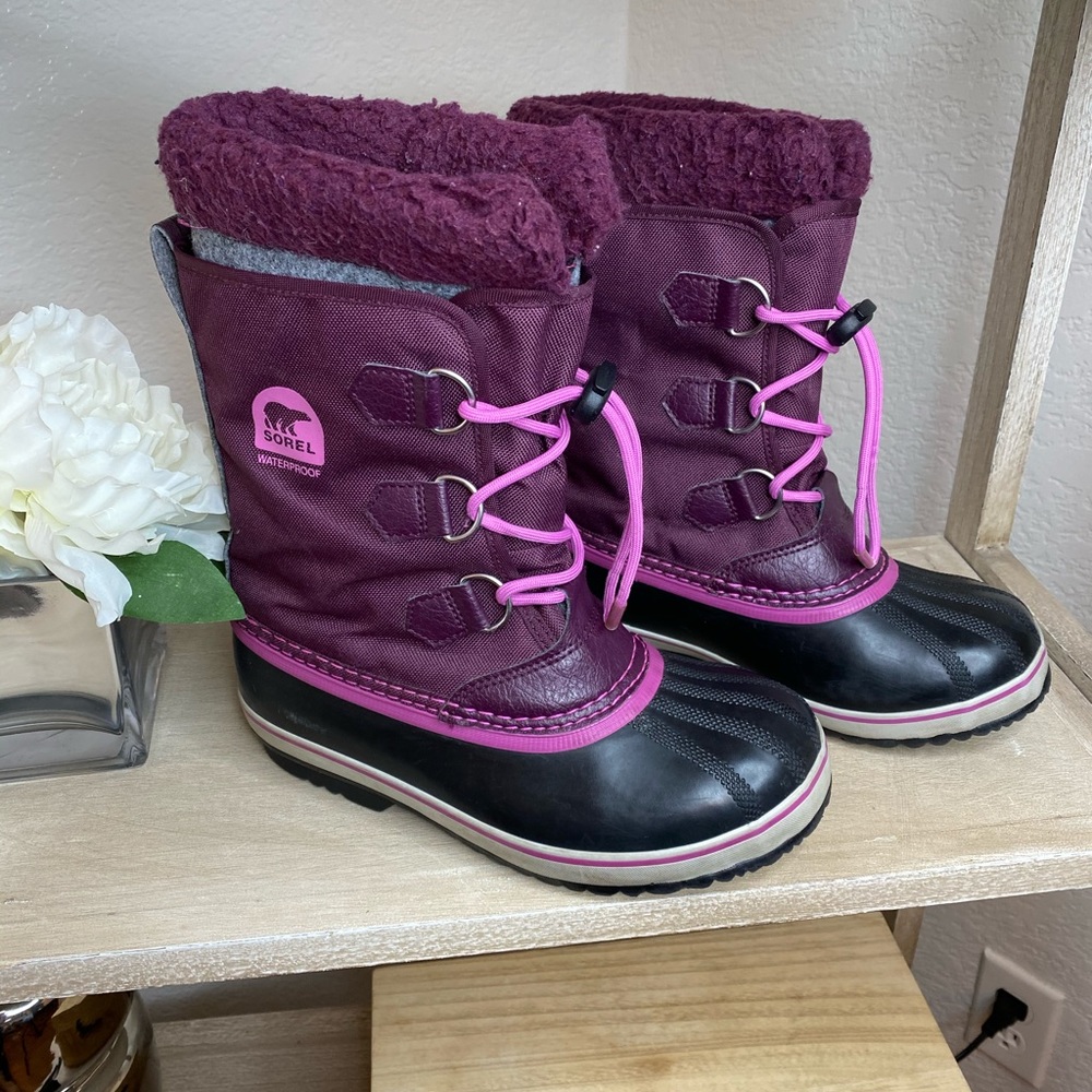 SOREL snow waterproof black burgundy boots